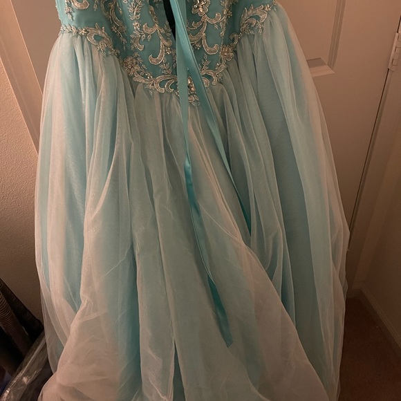 Alfred Angelo Disney wedding gown - Picture 4 of 4